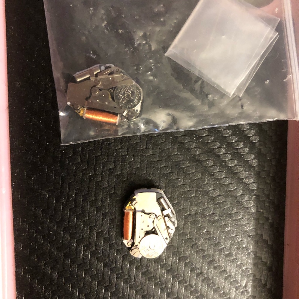 Watch - Picture 2 of 3